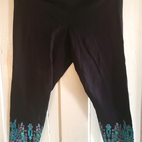 Torrid Capris Sz1. - Picture 1 of 2